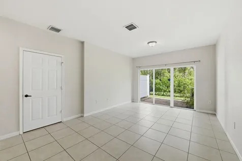 2423 NW 31st Court Oakland Park FL 33309