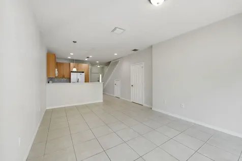 2423 NW 31st Court Oakland Park FL 33309