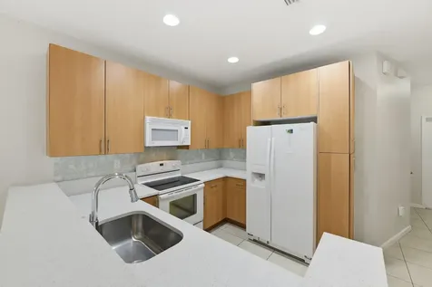 2423 NW 31st Court Oakland Park FL 33309