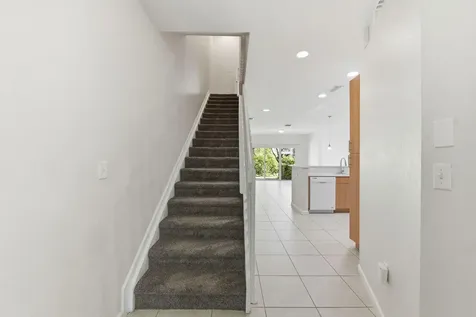 2423 NW 31st Court Oakland Park FL 33309