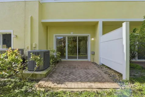 2423 NW 31st Court Oakland Park FL 33309