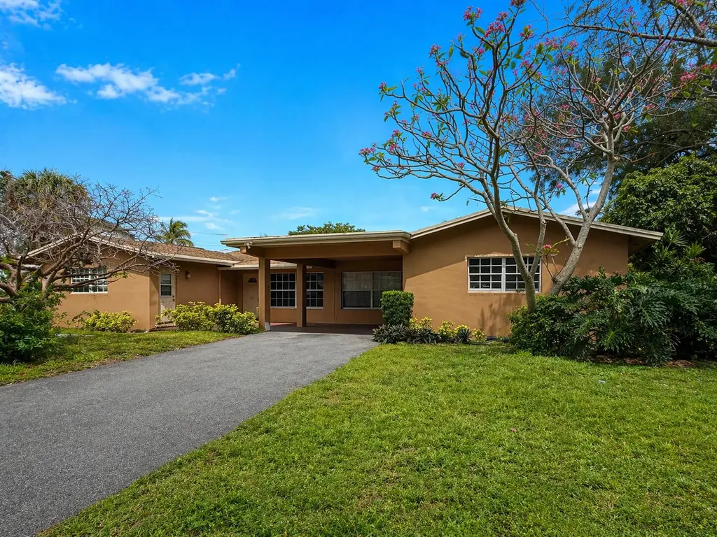 198 SW 15th Street Boca Raton FL 33432