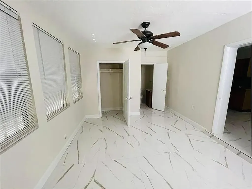 198 SW 15th Street Boca Raton FL 33432