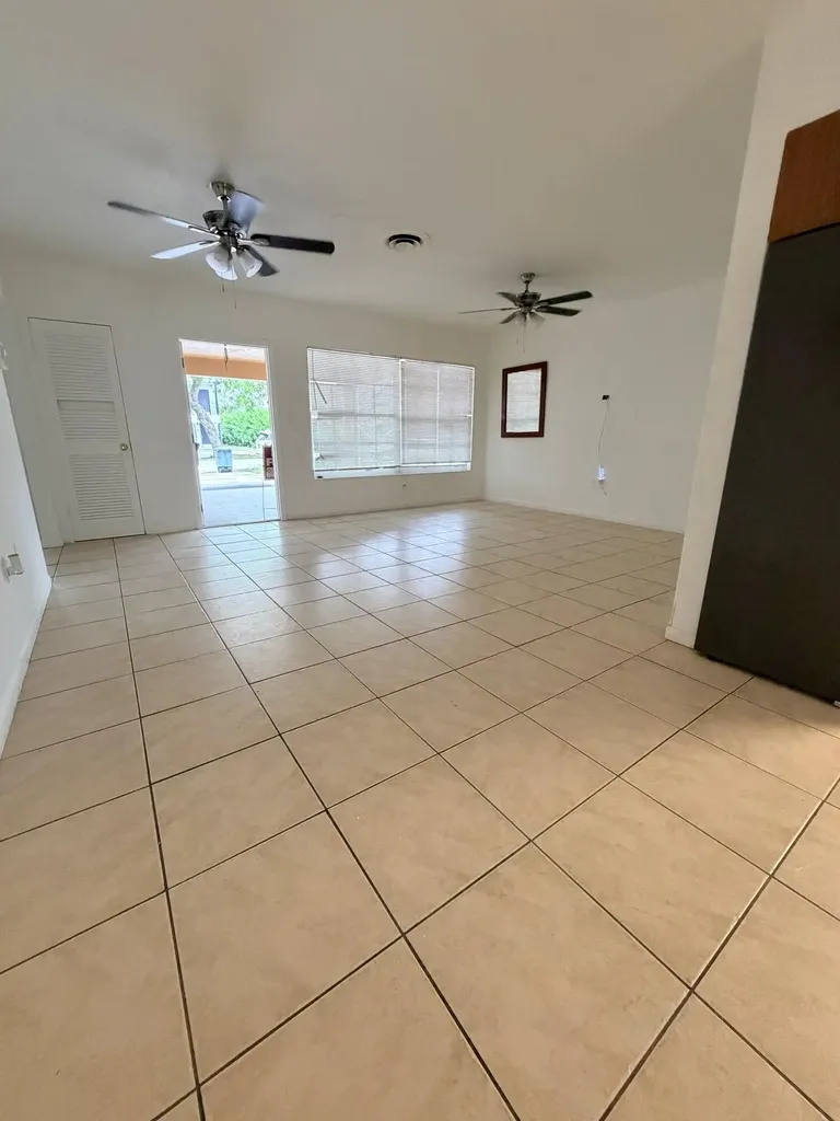 198 SW 15th Street Boca Raton FL 33432