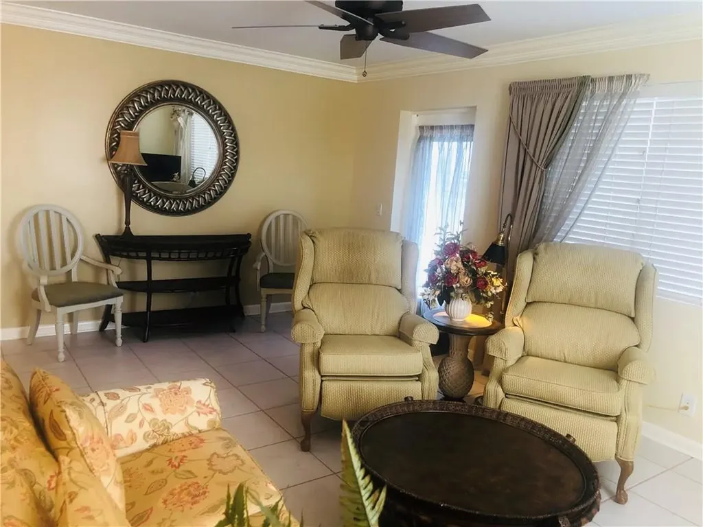 137 Farnham F Deerfield Beach FL 33442