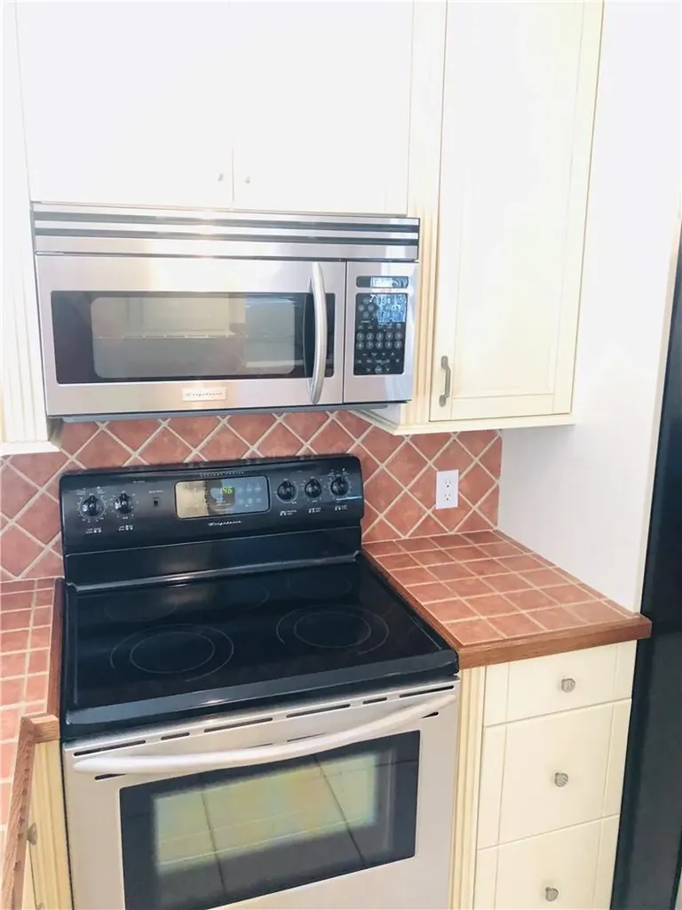 137 Farnham F Deerfield Beach FL 33442