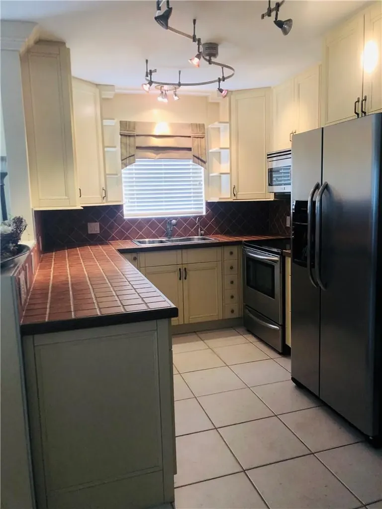 137 Farnham F Deerfield Beach FL 33442