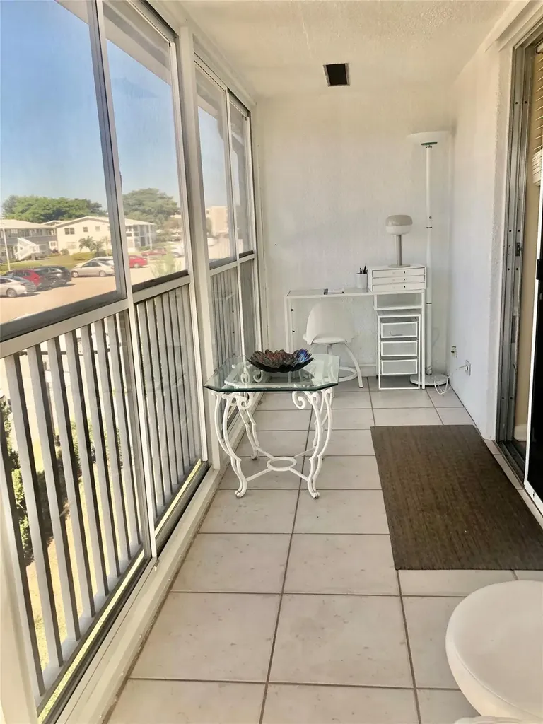 137 Farnham F Deerfield Beach FL 33442