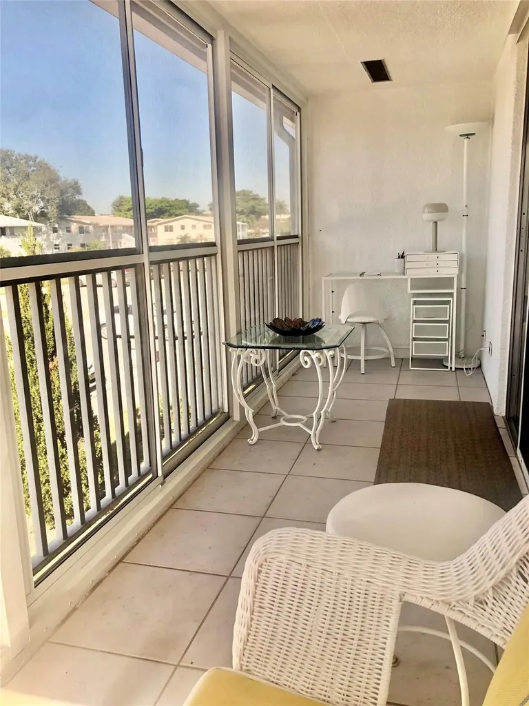 137 Farnham F Deerfield Beach FL 33442