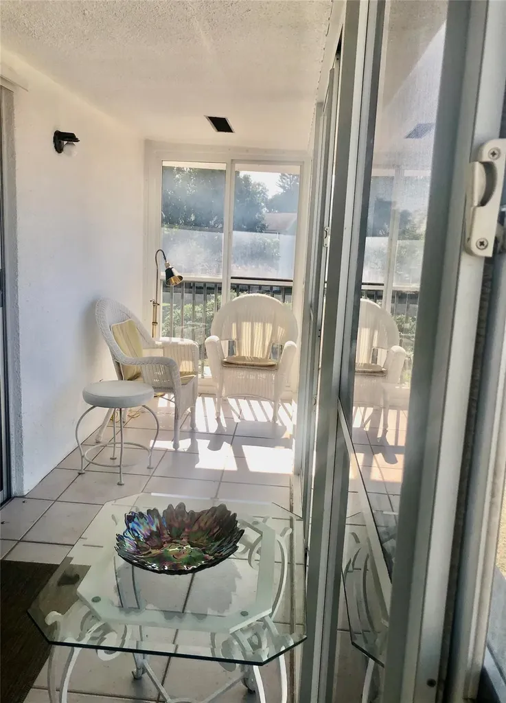 137 Farnham F Deerfield Beach FL 33442