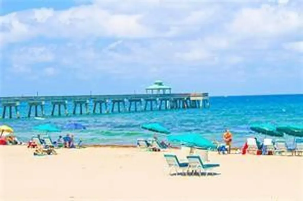 137 Farnham F Deerfield Beach FL 33442