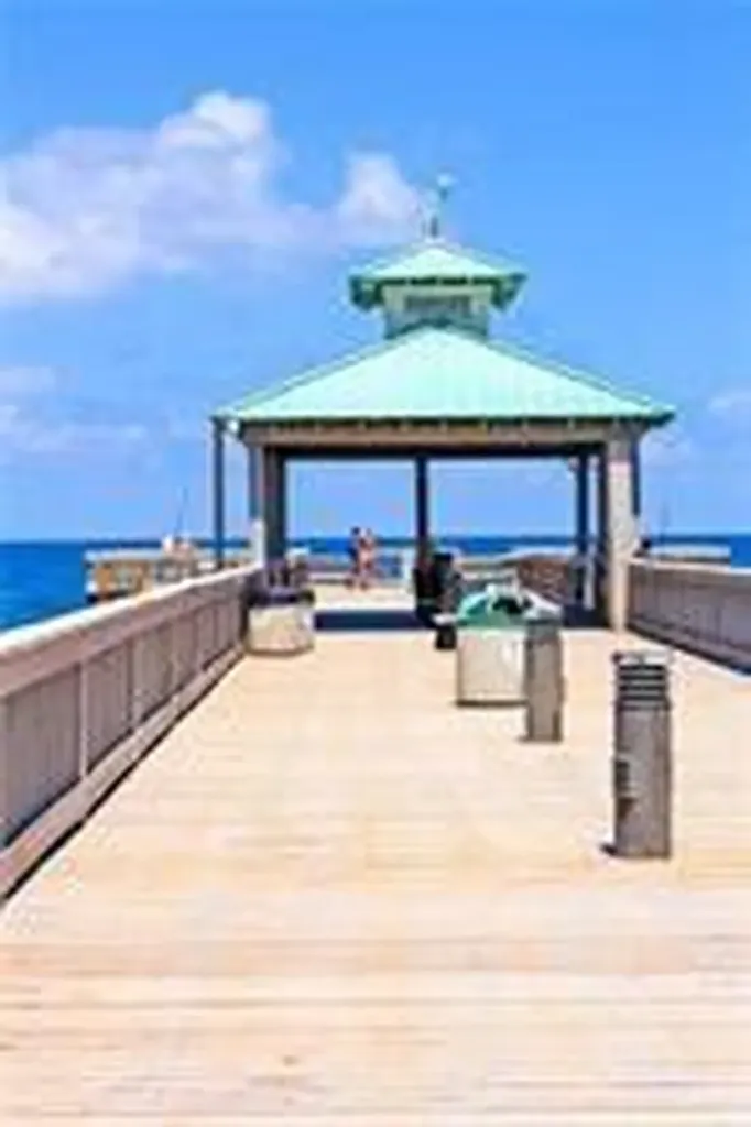137 Farnham F Deerfield Beach FL 33442