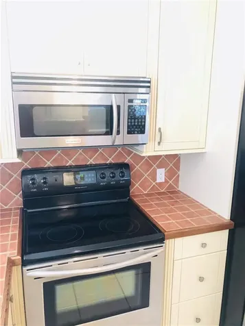 137 Farnham F Deerfield Beach FL 33442