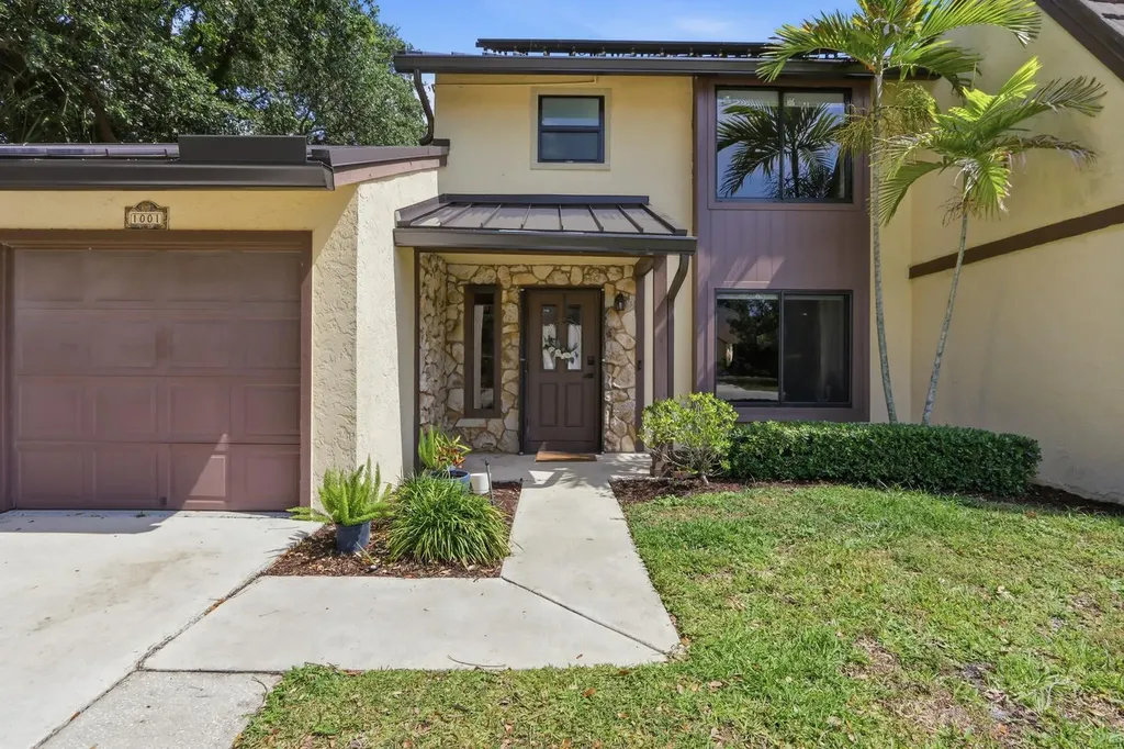 1001 Raintree Lane Palm Beach Gardens FL 33410
