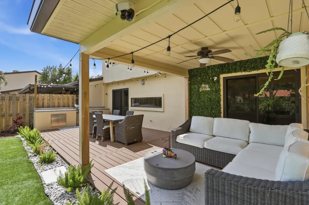 1001 Raintree Lane Palm Beach Gardens FL 33410