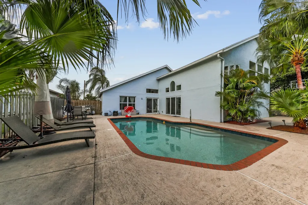 9 Meadows Park Lane Boynton Beach FL 33436