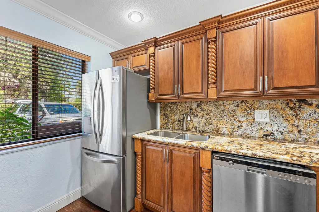 139 Sparrow Royal Palm Beach FL 33411