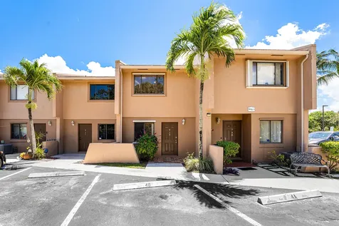 139 Sparrow Royal Palm Beach FL 33411