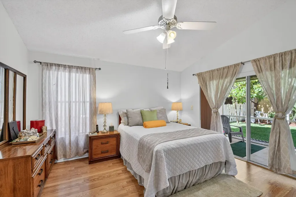 1033 Fairfax Circle W Boynton Beach FL 33436
