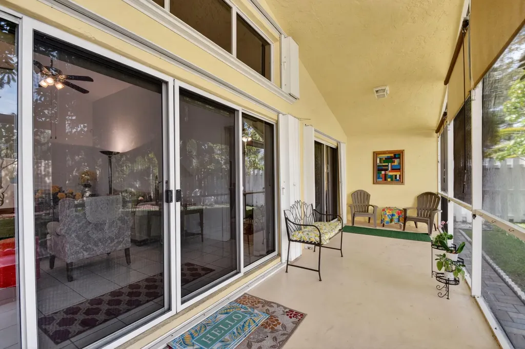 1033 Fairfax Circle W Boynton Beach FL 33436