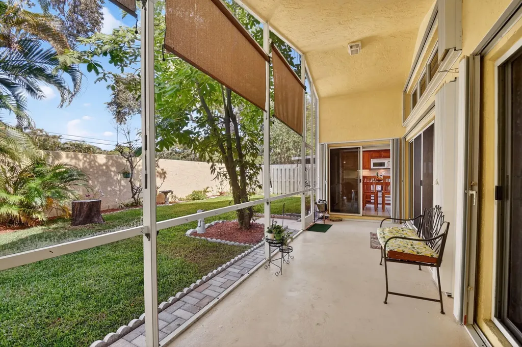 1033 Fairfax Circle W Boynton Beach FL 33436