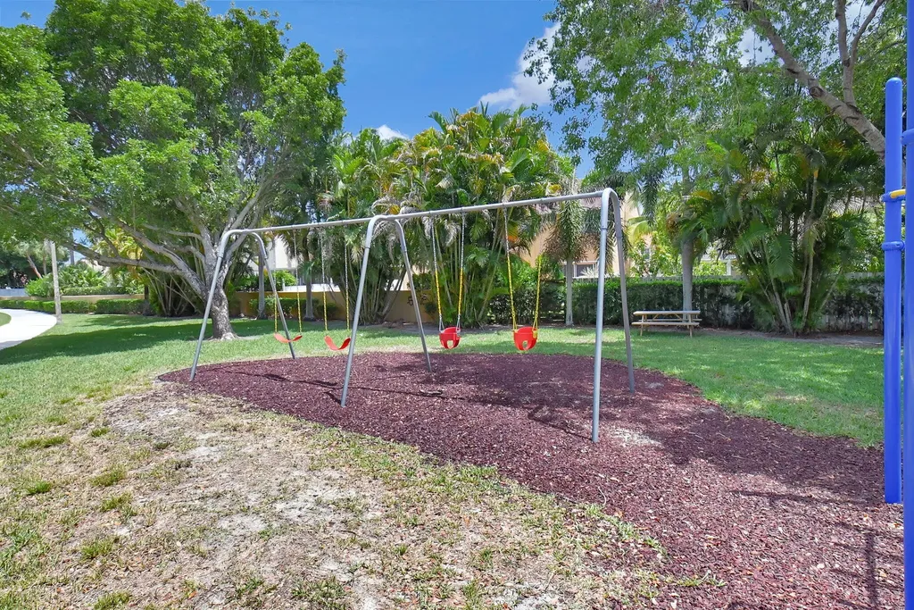 1033 Fairfax Circle W Boynton Beach FL 33436