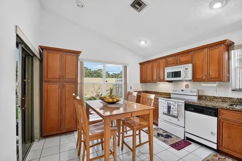 1033 W Fairfax Circle W Boynton Beach FL 33436