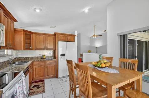 1033 W Fairfax Circle W Boynton Beach FL 33436