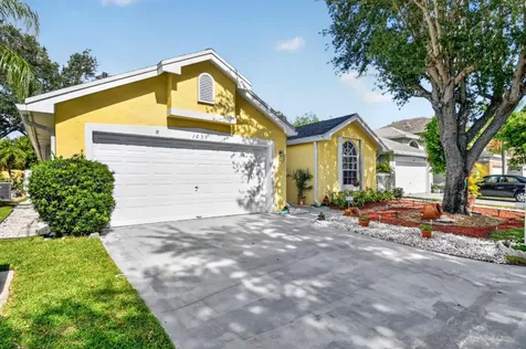 1033 W Fairfax Circle W Boynton Beach FL 33436
