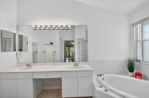 1033 W Fairfax Circle W Boynton Beach FL 33436