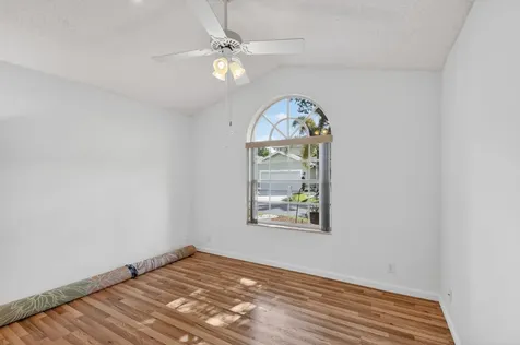 1033 W Fairfax Circle W Boynton Beach FL 33436