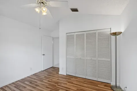 1033 W Fairfax Circle W Boynton Beach FL 33436
