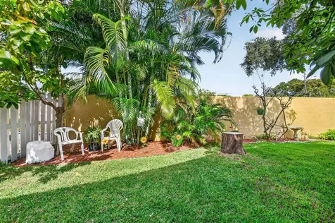 1033 W Fairfax Circle W Boynton Beach FL 33436