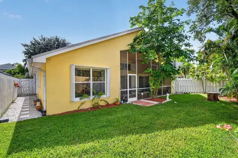 1033 W Fairfax Circle W Boynton Beach FL 33436