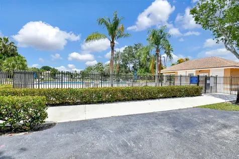 1033 W Fairfax Circle W Boynton Beach FL 33436
