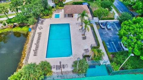 1033 W Fairfax Circle W Boynton Beach FL 33436