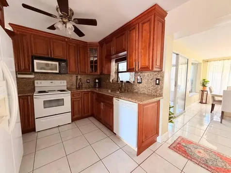 1014 SE 4th Court Deerfield Beach FL 33441