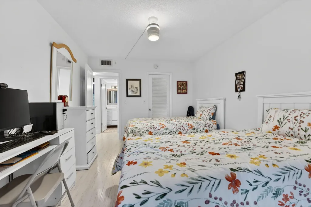 1025 Ventnor Deerfield Beach FL 33442