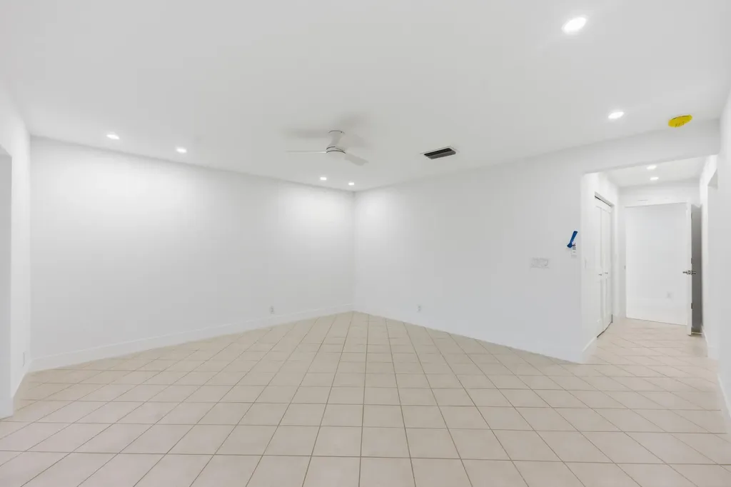 9258 Vista Del Lago Boca Raton FL 33428