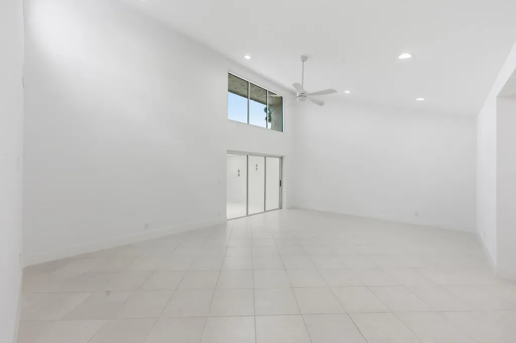 9258 Vista Del Lago Boca Raton FL 33428