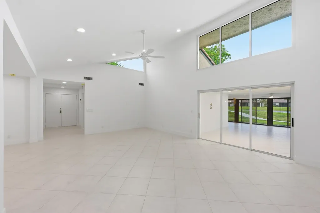 9258 Vista Del Lago Boca Raton FL 33428