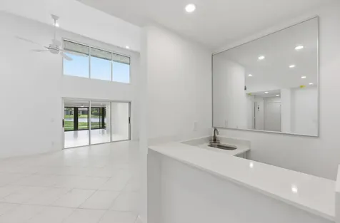 9258 Vista Del Lago Boca Raton FL 33428