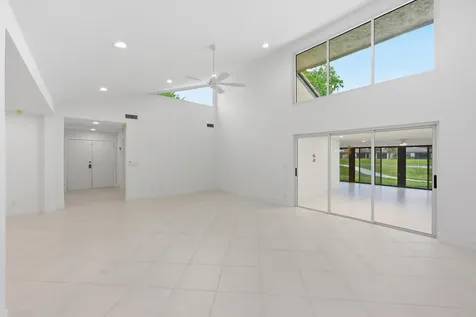 9258 Vista Del Lago Boca Raton FL 33428