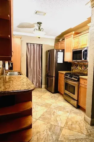 2611 NW 27th Street Oakland Park FL 33311