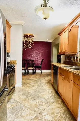 2611 NW 27th Street Oakland Park FL 33311