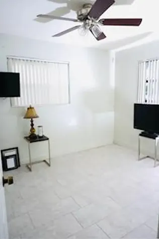 2611 NW 27th Street Oakland Park FL 33311
