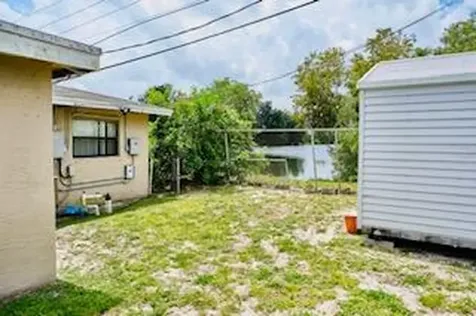2611 NW 27th Street Oakland Park FL 33311