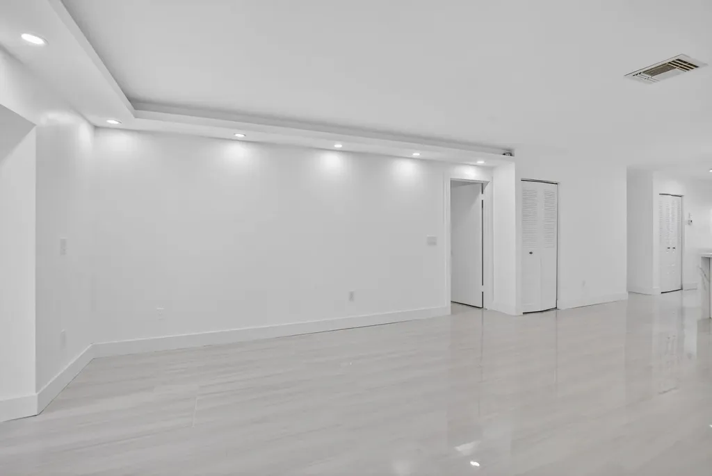 9272 Vista Del Lago Boca Raton FL 33428