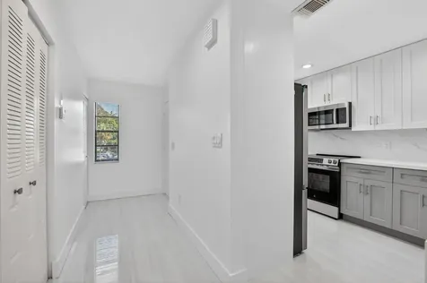 9272 Vista Del Lago Boca Raton FL 33428