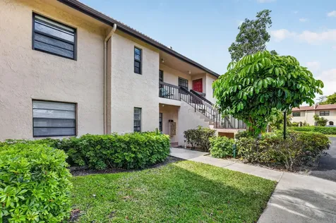 9272 Vista Del Lago Boca Raton FL 33428